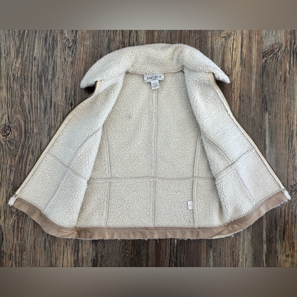 Jones Wear Sport Women's Size 4 Tan Suede Vest w/Faux Sherpa Lining Vtg - Picture 9 of 11